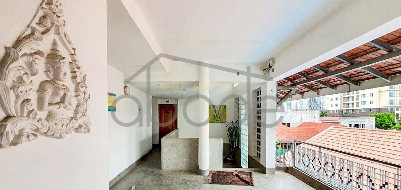 Bright and airy 16-room post colonial villa for rent | Daun Penh central Phnom Penh