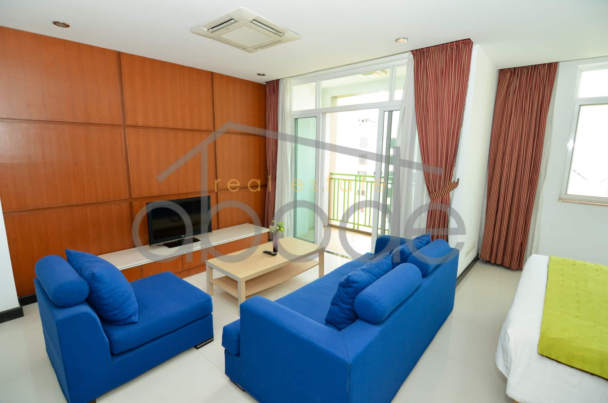 Stunning 8th floor serviced studio apartment on the Mekong River for rent | Chroy Changvar