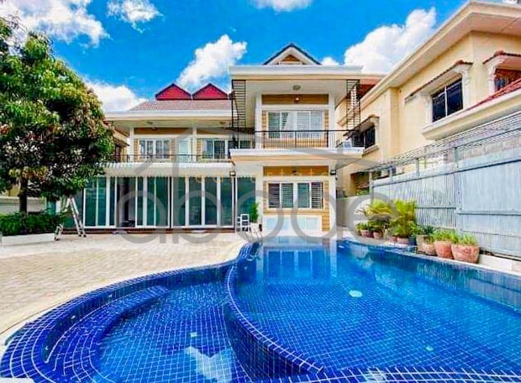 4 bedroom villa with pool for rent Russian Market Phnom Penh