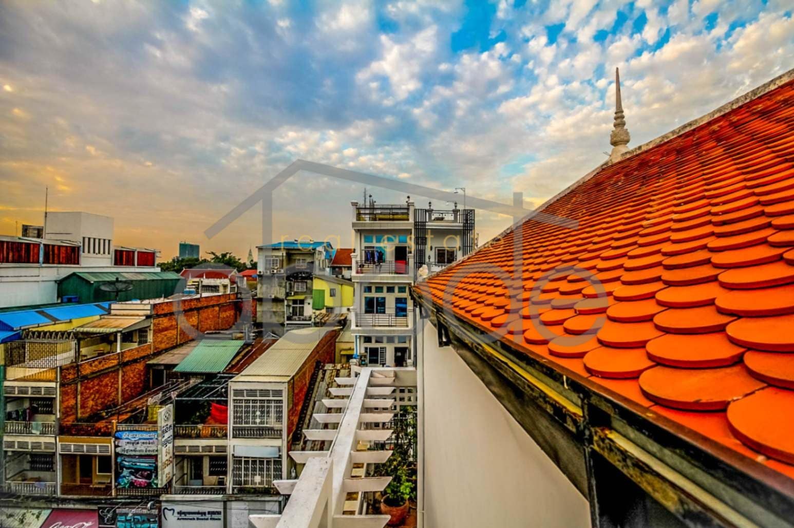 Large 2-bedroom apartment amazing roof terrace for sale Daun Penh | central Phnom Penh