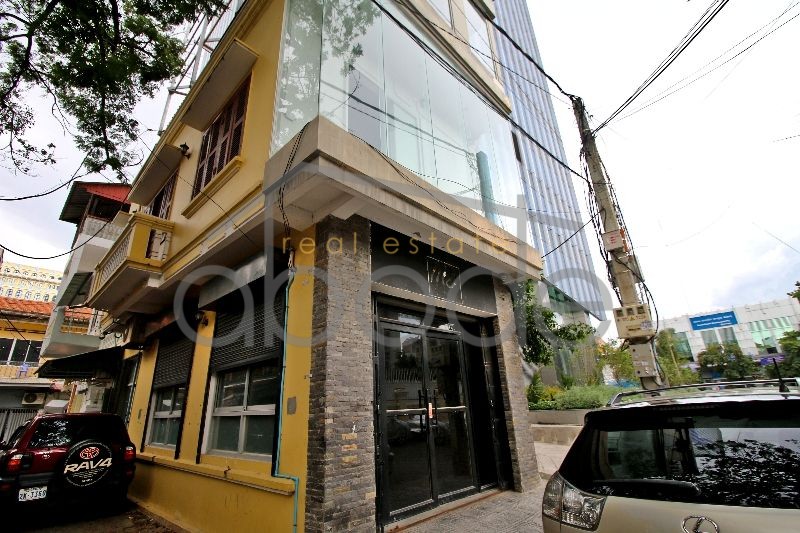 Commercial space for rent Daun Penh