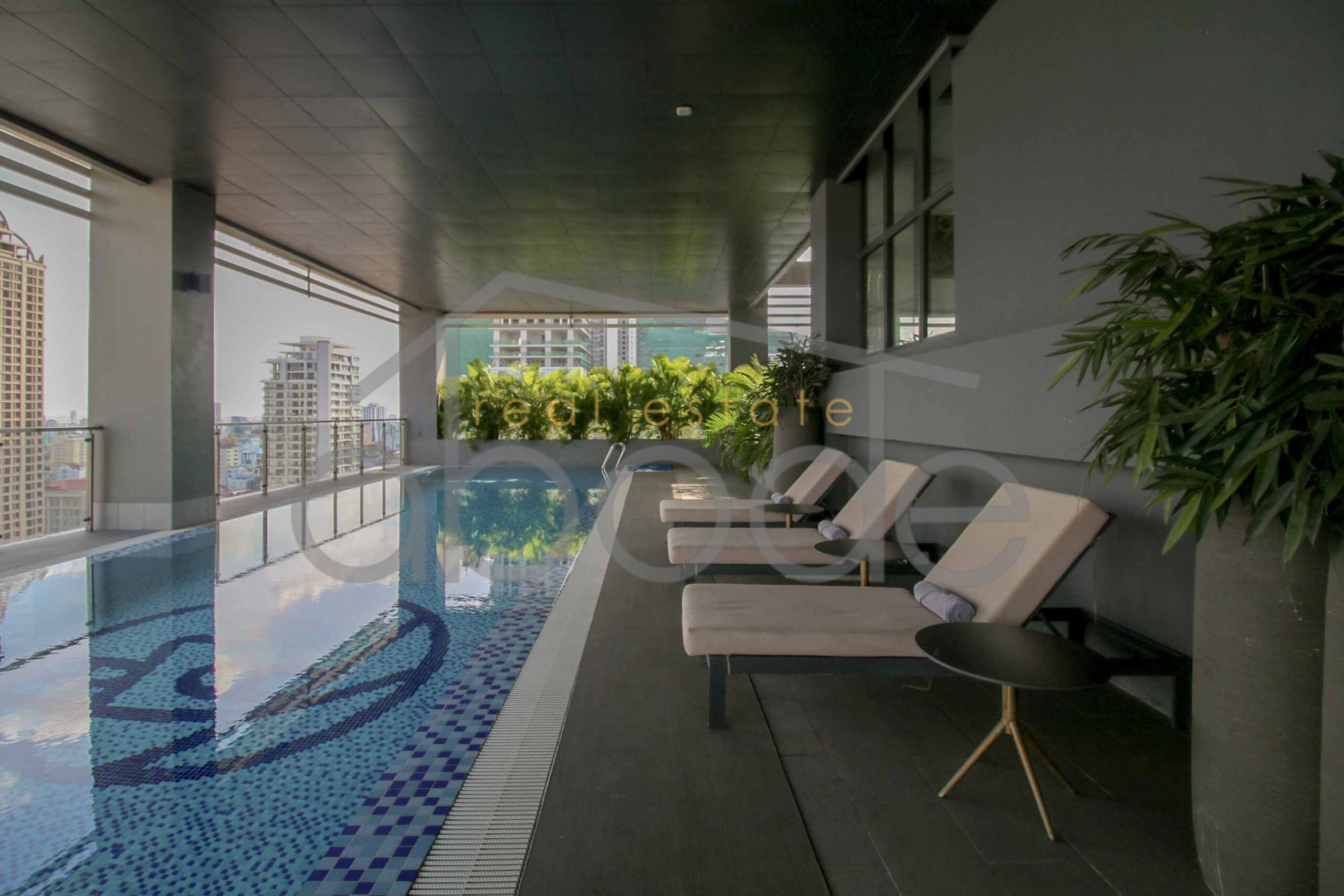 Fitness centre and swimming pool Picasso Condo BKK 1